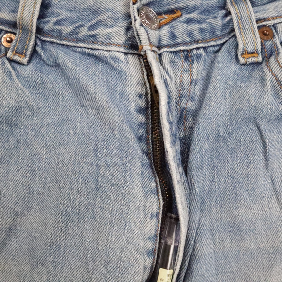 Levi's 550 Relaxed Fit 36x32 Light Wash Blue Denim Jeans - Picture 11 of 16